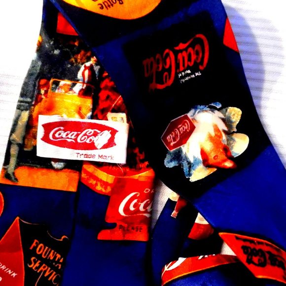 COCA-COLA Necktie - Picture 2 of 3